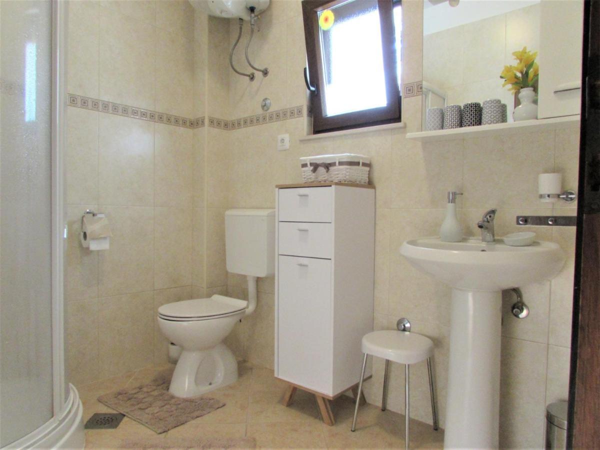 Apartments By The Sea Silo, Krk - 18761 Ngoại thất bức ảnh